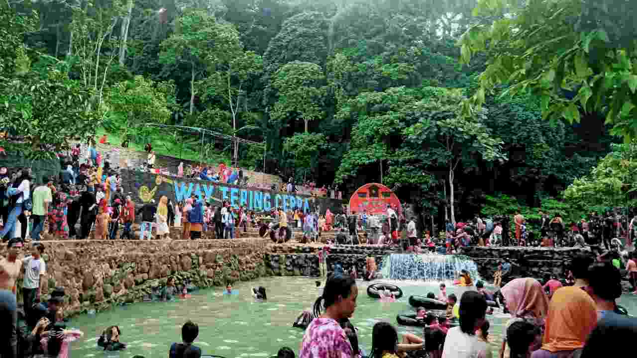 Berkah Tahun Baru, Wisata Pemandian WTC Taman Baru Diserbu Ribuan Pengunjung