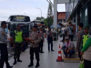 Jajaran Kodim 0808 Bersama Polres Blitar Kota Sinergi di Pos Pengamanan Nataru