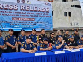 Mencurigakan, Ditjen Perhubungan Laut Amankan Kapal Bendera Vanuatu dan 6 Kru Rusia