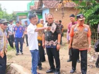 Identifikasi Bencana, Pj. Bupati Lampung Utara Tinjau Titik Rawan Banjir di Kotabumi