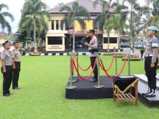 Kapolresta Banyumas Pimpin Upacara Kenaikan Pangkat Pengabdian