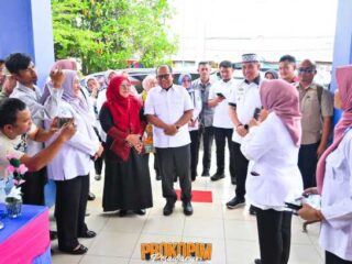 Didampingi Bupati Dendi, Pj Gubernur Lampung Monitoring Layanan Kesehatan Gratis di Pesawaran