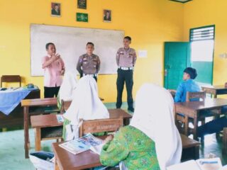 Jelang Ramadhan, Satlantas Polres Lamtim Ajak Pelajar Tertib Berlalu Lintas