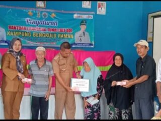 Jelang Idul Fitri, Kampung Bengkulu Raman Salurkan BLT DD Tahap Pertama