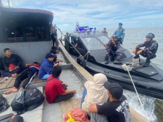 Lanal Tanjung Balai Gagalkan Penyelundupan PMI Non Prosedural