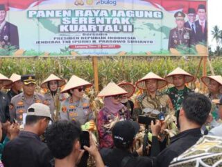 Kapolres Lampung Timur Hadiri Panen Raya Jagung Serentak Kuartal II