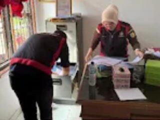 Geledah Kantor PMI, Tipidsus Kejari Oku Timur Sita 2 Box Dokumen
