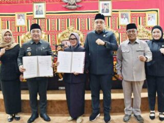 DPRD dan Pemkab Lamsel Tanda Tangani KUA-PPAS Perubahan APBD Tahun 2025