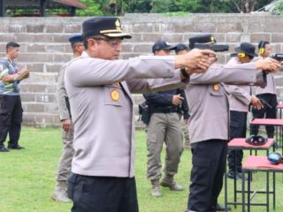 Tingkatkan Kemampuan, Polresta Cilacap Gelar Latihan Menembak Senjata Api Organik