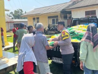 Polsek Jabung Gelar Gerakan Pangan Murah di Balai Desa Sambirejo