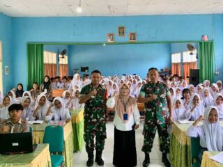 Beri Pelatihan LDKS, Ini Pesan Babinsa Koramil Sekampung Kepada Siswa SMAN 2
