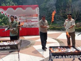 Perkuat Pengawasan, Pemkot Cimahi Musnahkan Barang Ilegal