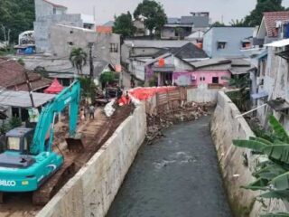 Gerak Cepat, Dinas SDABMBK Kota Tangsel Atasi Banjir di Perumahan Pondok Kacang Prima