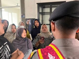 Puluhan Warga Geruduk Kantor NW Sport di Kebumen, Diduga Investasi Bodong
