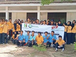 Puluhan Siswa SMKN Labuhan Maringgai Antusias Belajar Jurnalistik dan Anti Kekerasan Anak