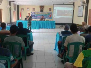 Danramil Batanghari Berikan Materi Bela Negara Kapada Satlinmas Desa Banarjoyo