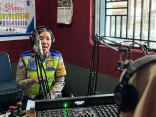 Polres Purbalingga Sosialisasikan Operasi Zebra Candi 2025 Lewat Dialog Interaktif di Radio