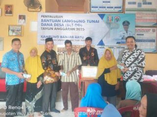 Pemerintah Kampung Banjar Ratu Salurkan BLT DD Triwulan Akhir