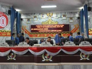 Bupati Lampung Utara Sampaikan Jawaban atas Pandangan Fraksi dalam Rapat Paripurna DPRD