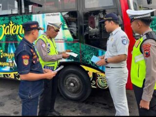 Jelang Operasi Lilin Candi 2025, Polres Purbalingga Gelar Ramp Check dan Periksa Kesehatan Sopir