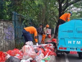 Pemkot Tangsel Angkut Sampah Secara Bertahap, Pastikan Penanganan Berjalan Terkendali