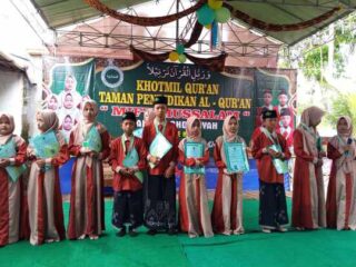 Cetak Generasi Qur'ani, TPQ dan Madrasah Diniyah Miftahussalam Gelar Khotmil Qur’an ke XII