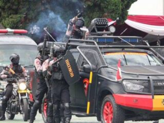 Peragaan Menembak, Demo Taktis, Langkah Defile dan Marching Band Warnai Pelantikan Pendidikan Bintara Polri 2025