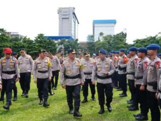 Misi Kemanusiaan Akhir Tahun, Wakapolri Lepas Ribuan Personel Brimob, dan Kirim 7.598 Ton Logistik Bencana Sumatera