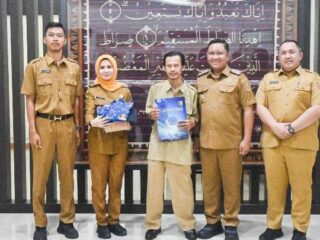 Mengabdi Lebih Dari 1 Dekade, Guru P3K Paruh Waktu di Pesawaran Terima Apresiasi Dari Bupati