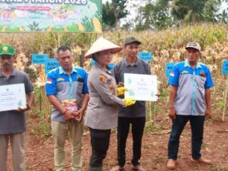 Kapolres Lamtim Dampingi Kapolda Lampung Panen Raya Jagung Serentak Kuartal IV 2025