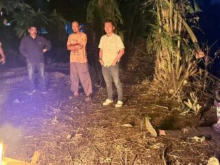 Polsek Tanjung Pura Gerebek dan Bakar Markas Narkoba di Pekuburan, 1 Pelaku di Amankan