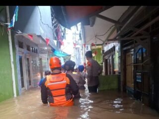 Lebih dari 1.600 Warga Jakarta Mengungsi Akibat Banjir, Kebutuhan Terpenuhi dengan Baik
