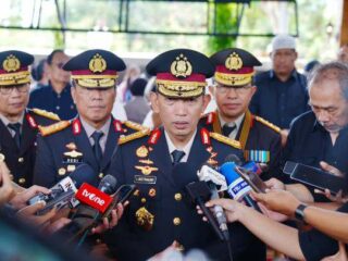 Hadiri Pemakaman, Kapolri: Pesan Eyang Meri Jadi Inspirasi dan Semangat Keluarga Besar Polri