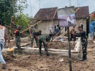 Pembangunan RTLH TMMD Berlanjut di Tahap Pemasangan Pondasi dan Dinding Bata