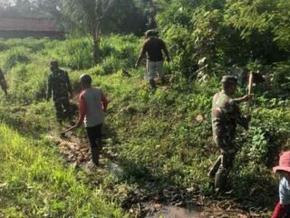 Karya Bakti Serentak Jajaran Kodim 0429/Lamtim Dukung Gerakan Indonesia ASRI