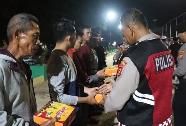 Kapolres Lampung Timur Gelar Sahur On The Road, Wujudkan Kepedulian dan Kehadiran Polri di Masyarakat