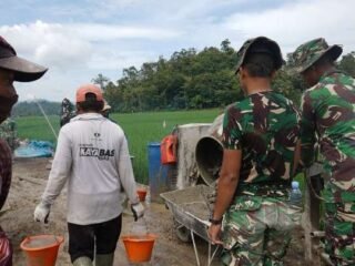 Progres Rabat Beton TMMD ke-127 Kodim 0421/LS Capai 54 Persen