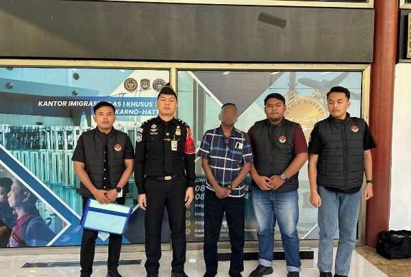 Sikat Habis Pelaku Narkoba, Imigrasi Cilacap Deportasi Eks Napi Asal Nigeria dan Malaysia
