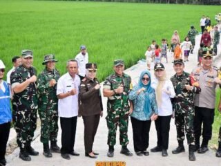 Bupati Nanda Dampingi Wasev Panglima TNI Tinjau TMMD ke-127 Kodim 0421/Lampung Selatan