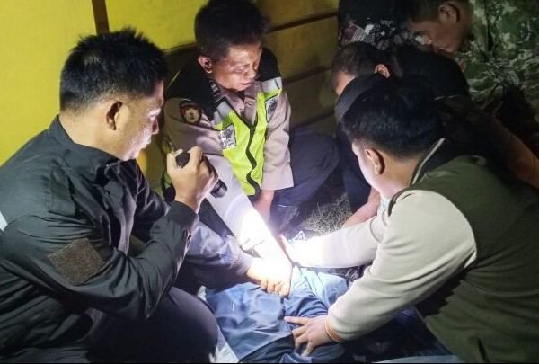 Polisi Evakuasi ODGJ Ngamuk di Adimulyo, Sempat Ancam Warga Dengan Sajam