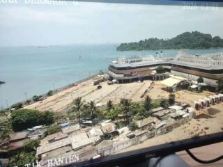 Arus Lalu Lintas Menuju Pelabuhan Merak Terpantau Landai dan Lancar