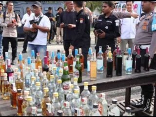 Polda Papua Barat Daya Musnahkan Ribuan Botol Miras Hasil Operasi Pekat I Dofior 2026