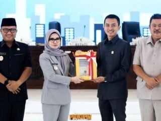 Bupati Pesawaran Sampaikan LKPJ Tahun Anggaran 2025 dalam Rapat Paripurna DPRD