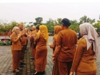 Bupati Way Kanan Pimpin Apel Pagi dan Halal Bihalal, Bupati Way Kanan: Jadikan Lebaran Titik Awal Perubahan 