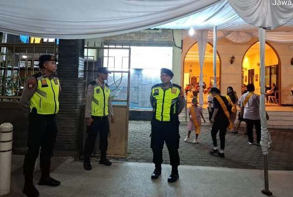 Polres Kebumen Amankan Kebaktian Jumat Agung, Ratusan Jemaat Beribadah dengan Kondusif