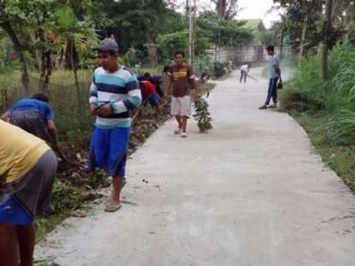 Minggu Pagi, Warga Bagelen Gotong Royong Bersihkan Lingkungan
