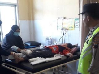 Kecelakaan Truk dan Sepeda Motor di Mrebet, Satu Korban Alami Luka Serius