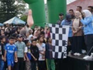 HUT Kabupaten Way Kanan ke 27, Wakapolres dan Anggota Ikuti Jalan Sehat  