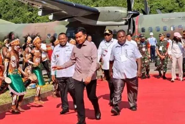 Di Raja Ampat, Wapres Gibran di Sambut Tarian Gale-Gale dan Prosesi Adat Mansorandak