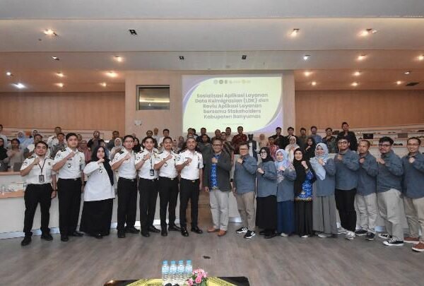 Imigrasi Cilacap Sosialisasikan Aplikasi Layanan Data Keimigrasian dan Review Aplikasi Layanan di Banyumas